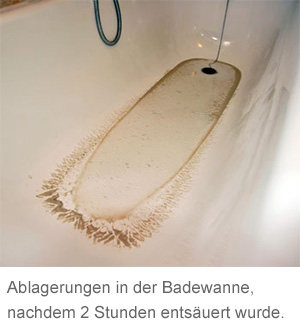 Badewannen mit Ablagerungen nach dem Basenbad