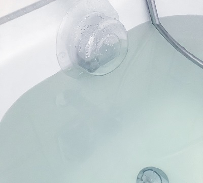 Badewannenueberlauf_abdecken_Beispiel